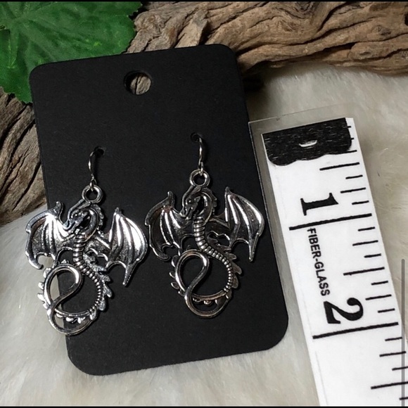 Dragon Earrings Silver Tone Metal Pierced - Picture 4 of 4